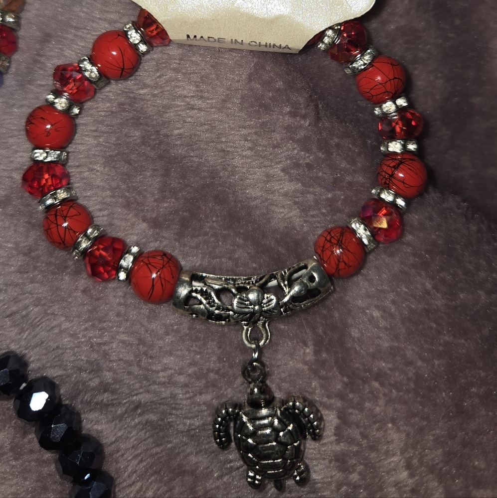 4 Bracelets For $5, Elastic, Pics With Flash And Without - Picture 4 of 9